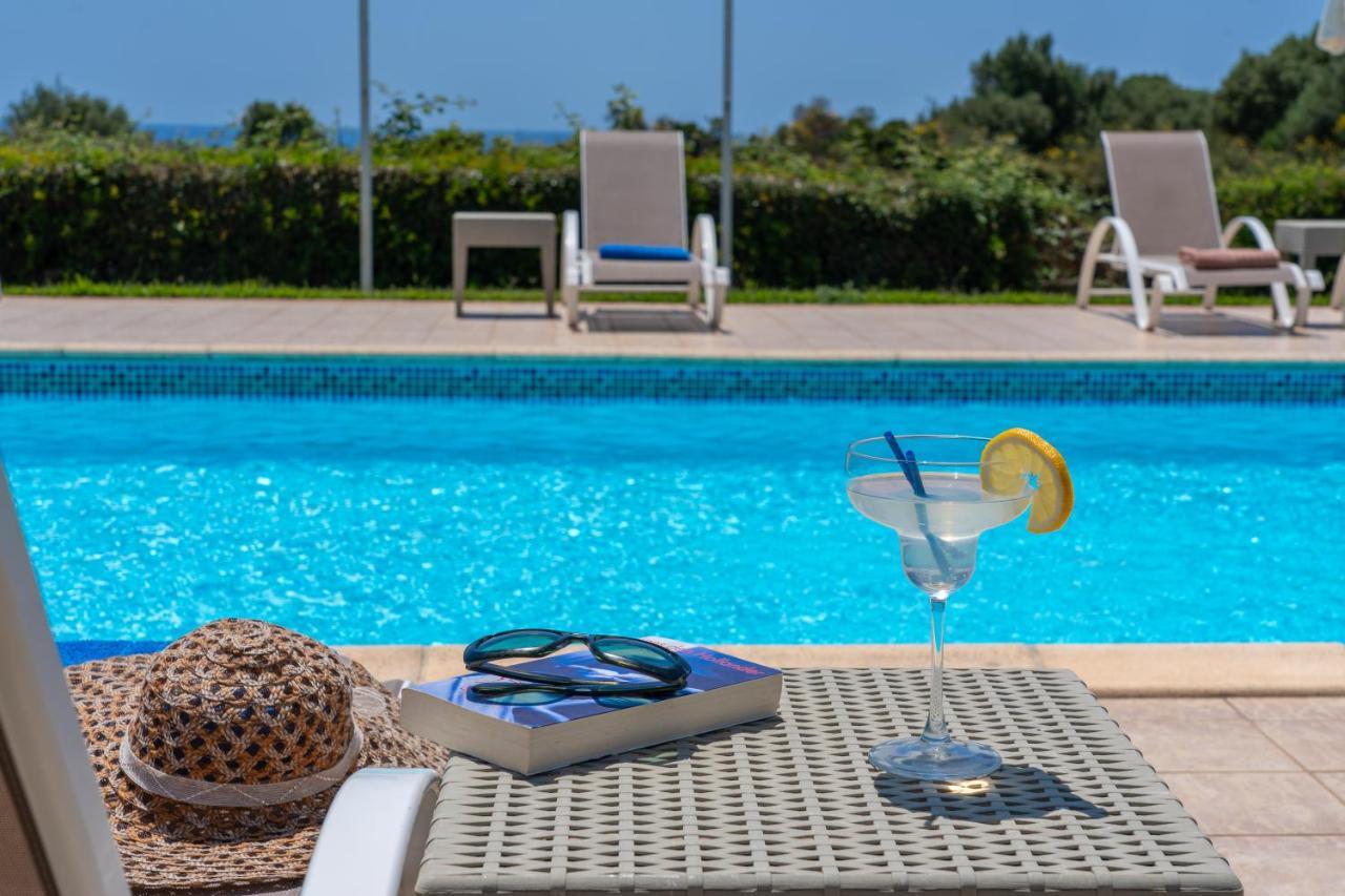 Monambeles Villas 스보로나타 외부 사진