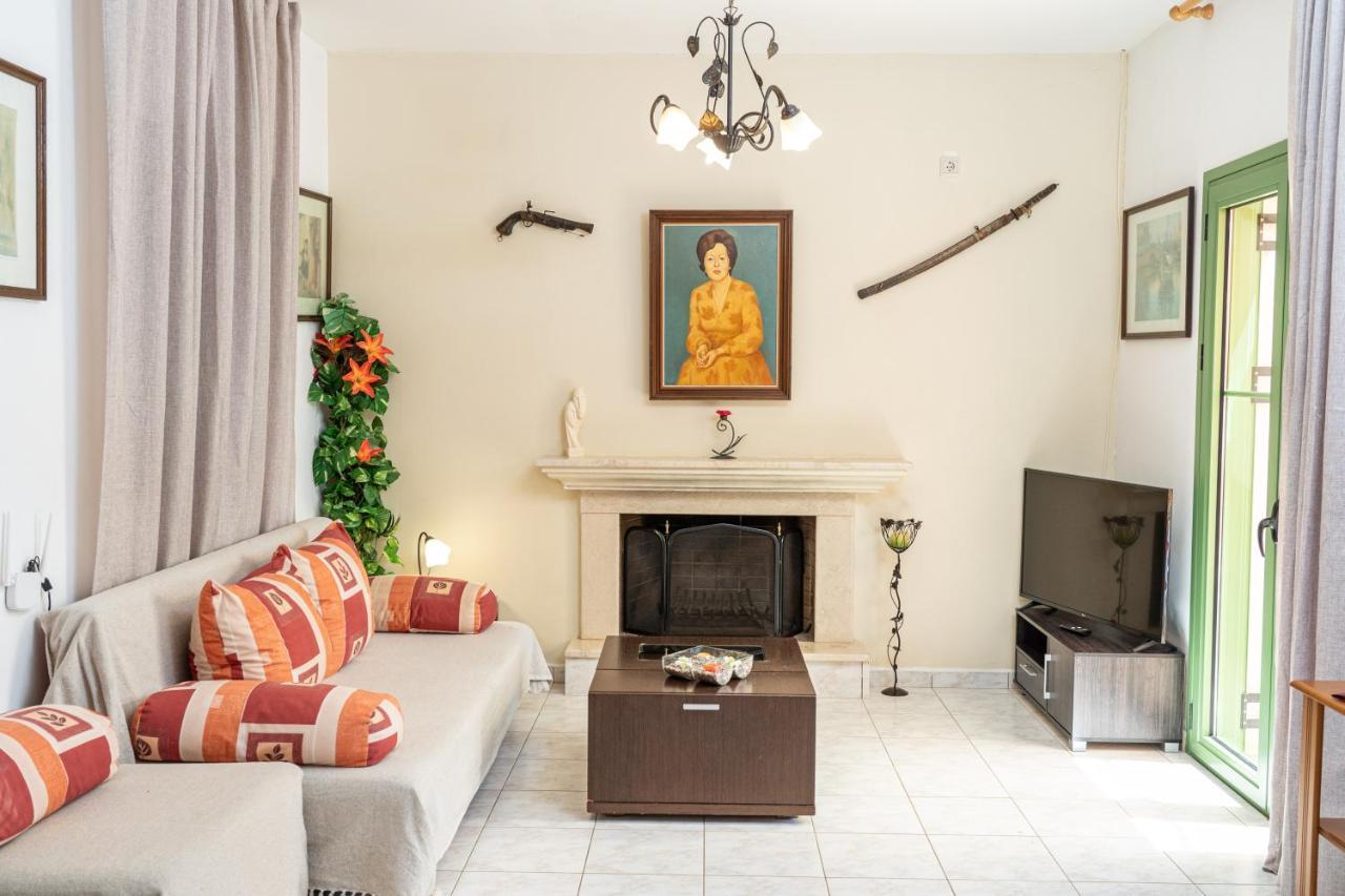 Monambeles Villas 스보로나타 외부 사진