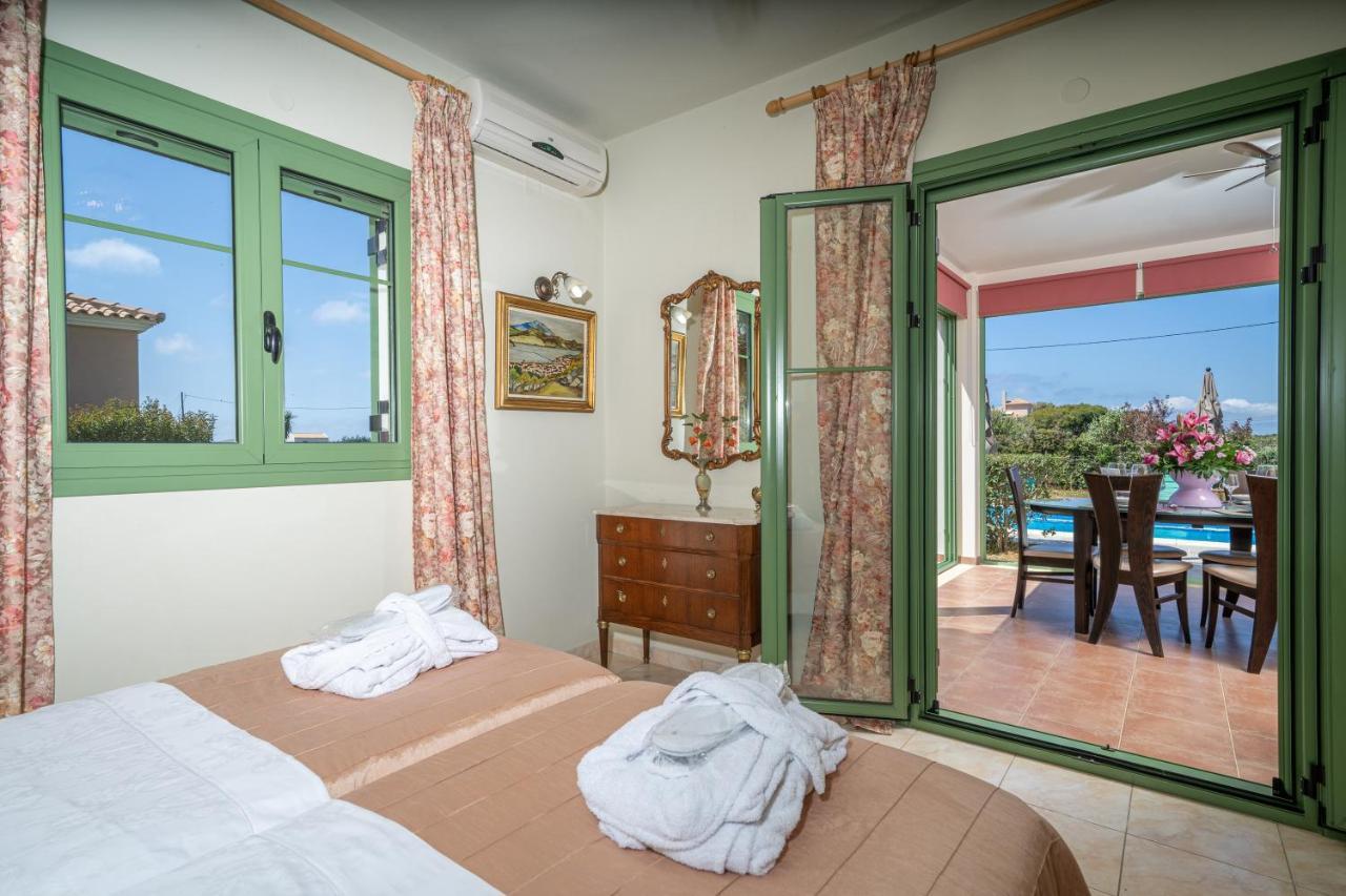 Monambeles Villas 스보로나타 외부 사진