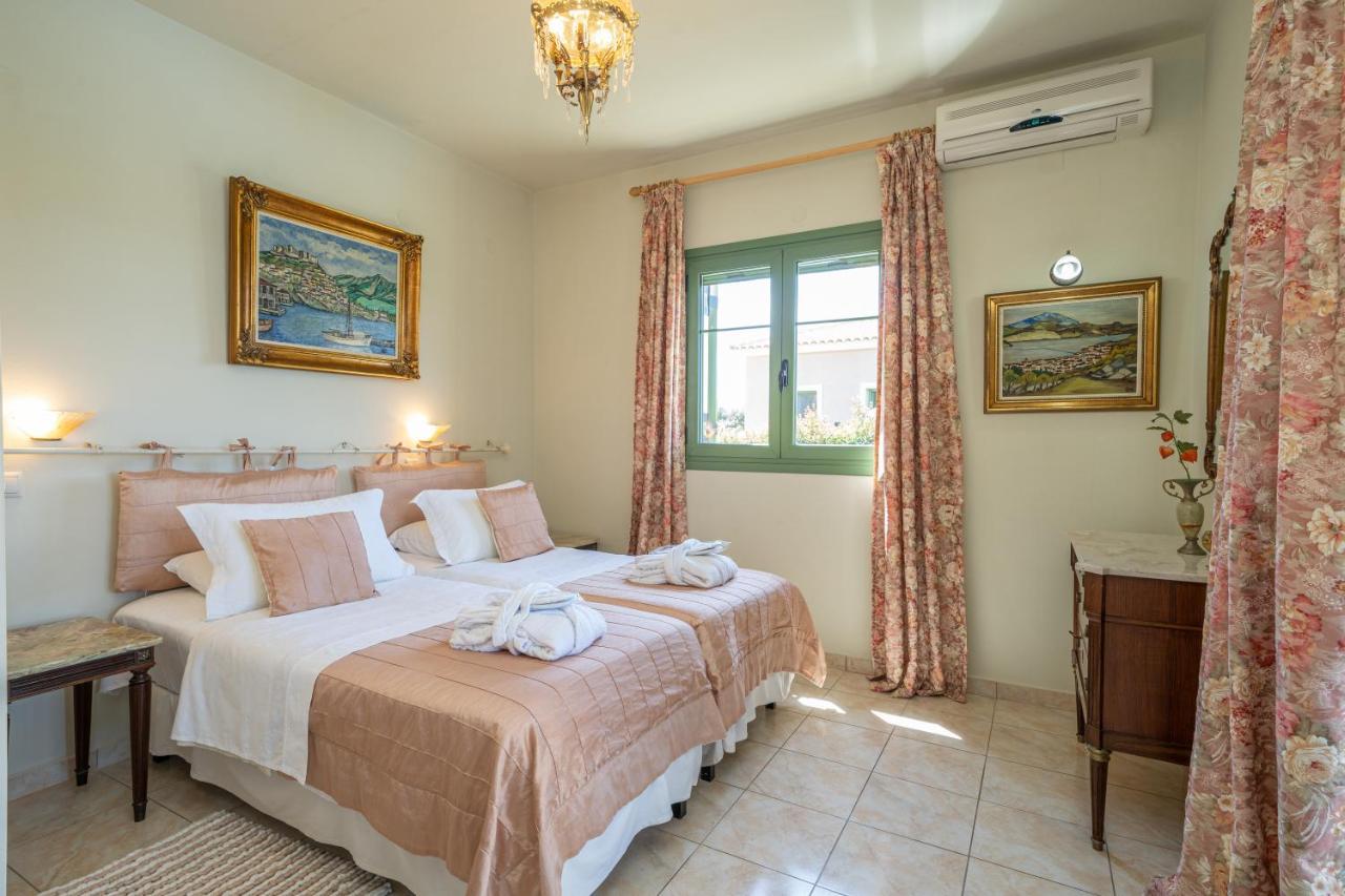 Monambeles Villas 스보로나타 외부 사진