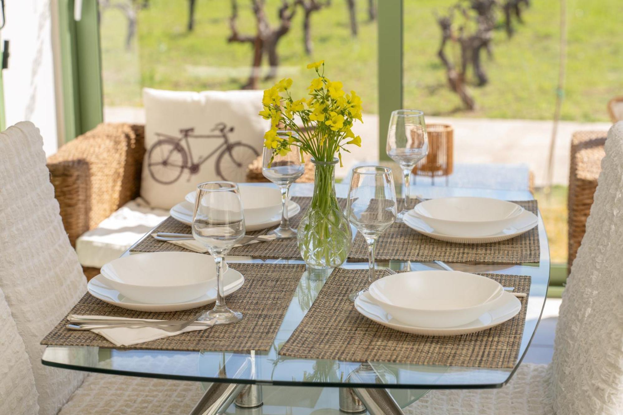 Monambeles Villas 스보로나타 외부 사진