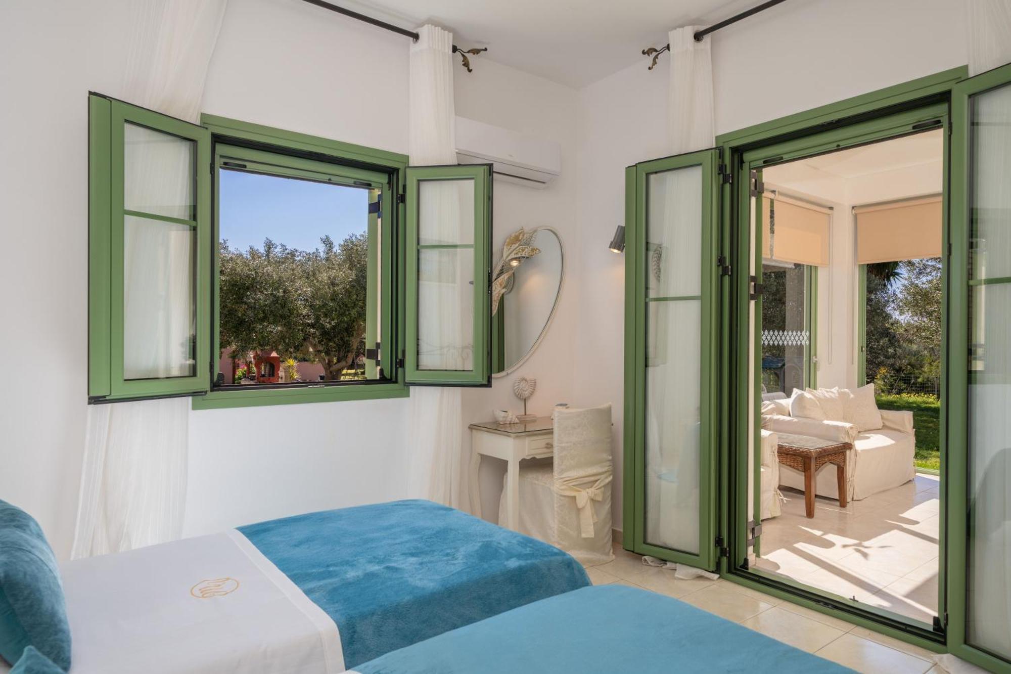 Monambeles Villas 스보로나타 외부 사진