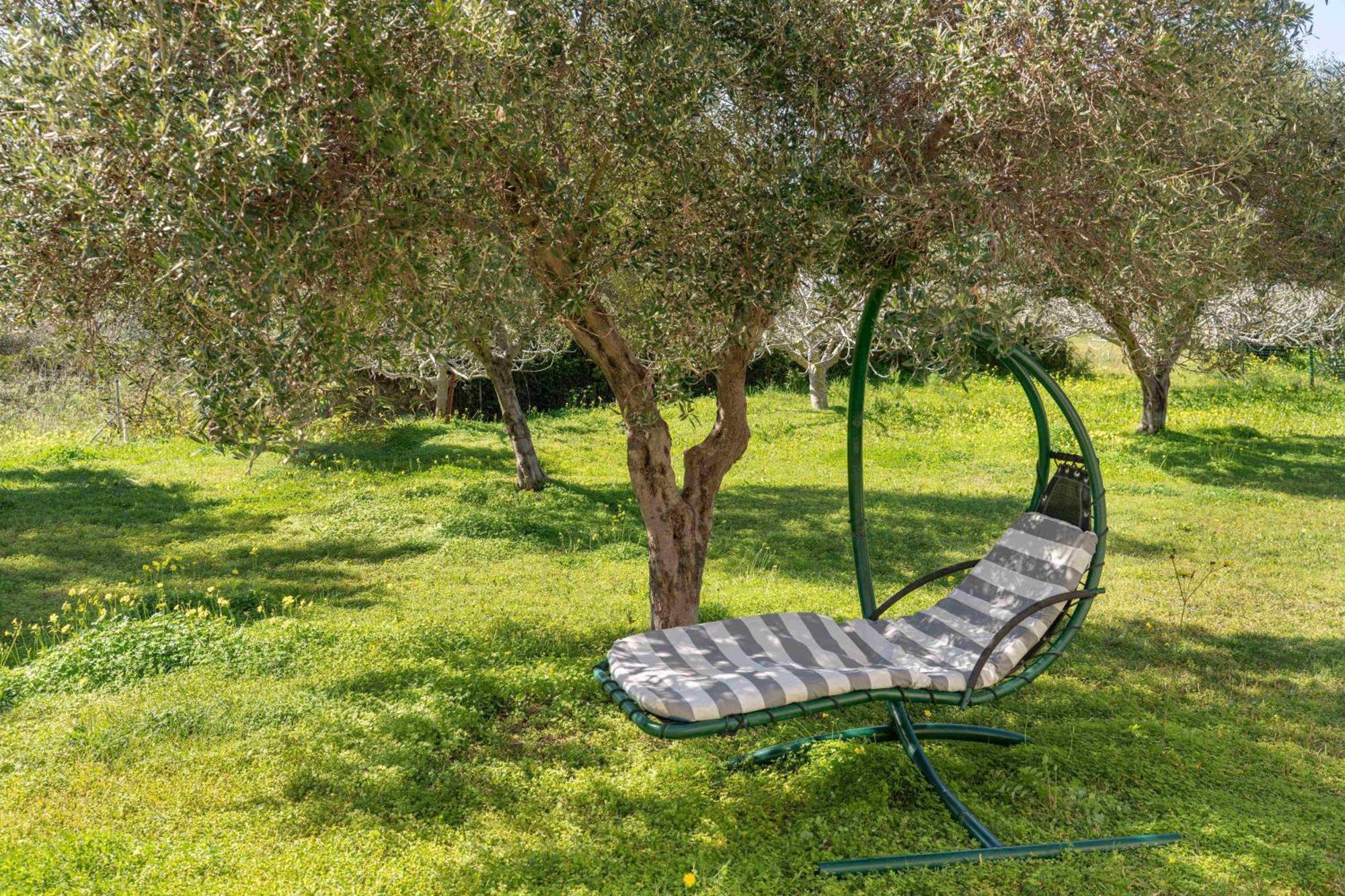 Monambeles Villas 스보로나타 외부 사진