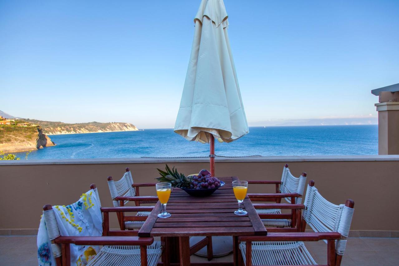 Monambeles Villas 스보로나타 외부 사진