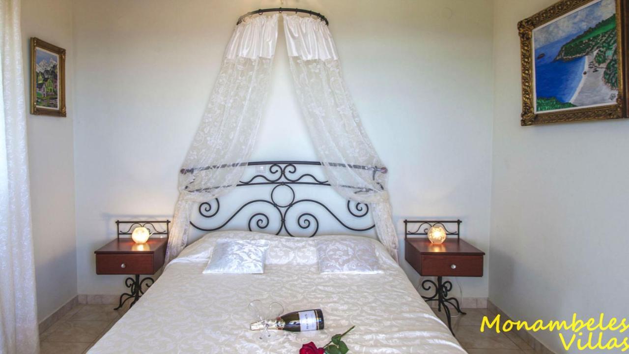 Monambeles Villas 스보로나타 외부 사진