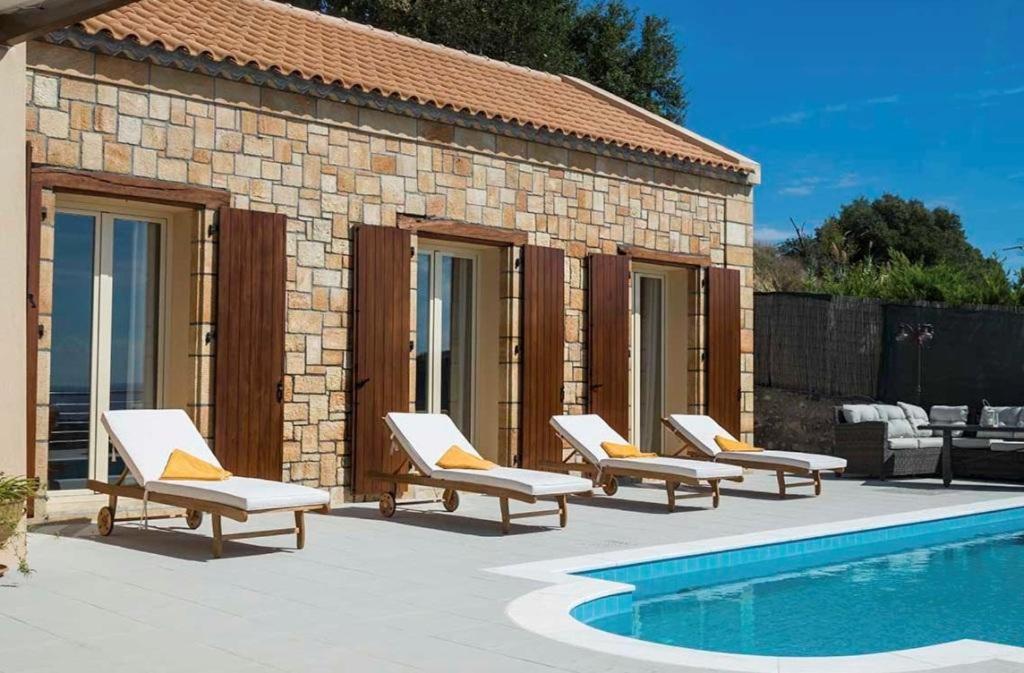 Monambeles Villas 스보로나타 외부 사진