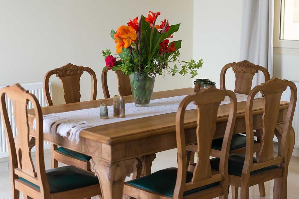 Monambeles Villas 스보로나타 외부 사진