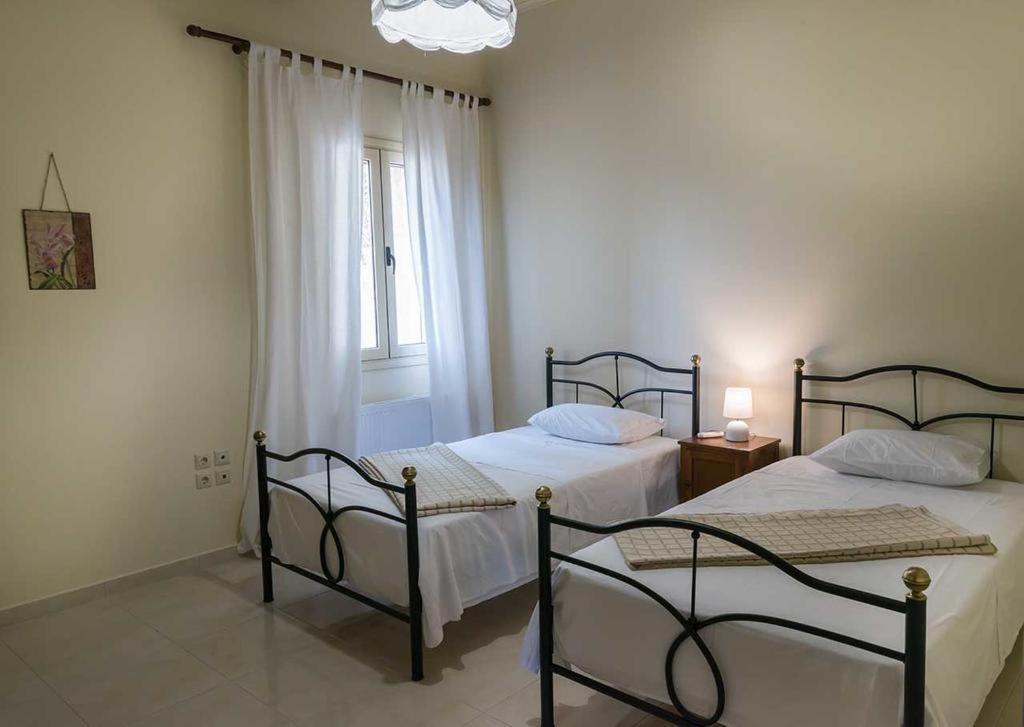 Monambeles Villas 스보로나타 외부 사진